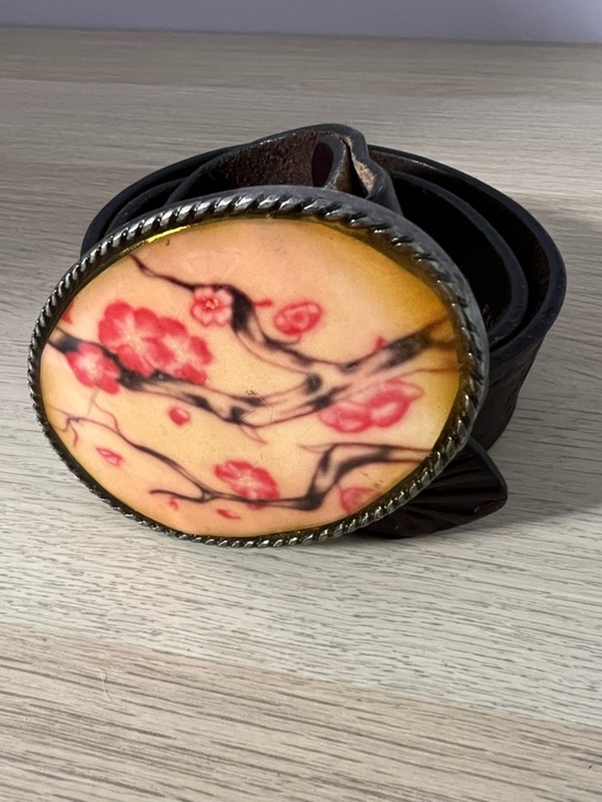 Faithful Designs X IVAN Oval Cherry Blossoms Metal Buckle Tooled Leather Belt XS main image 4